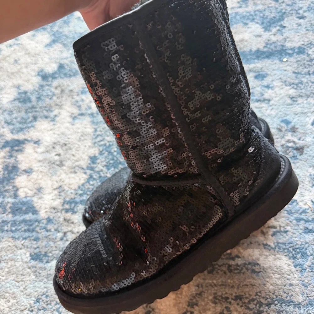 UGG Australia Classic Short Sequin Boots Black Sparkle‎ 3161 Womens Size 6